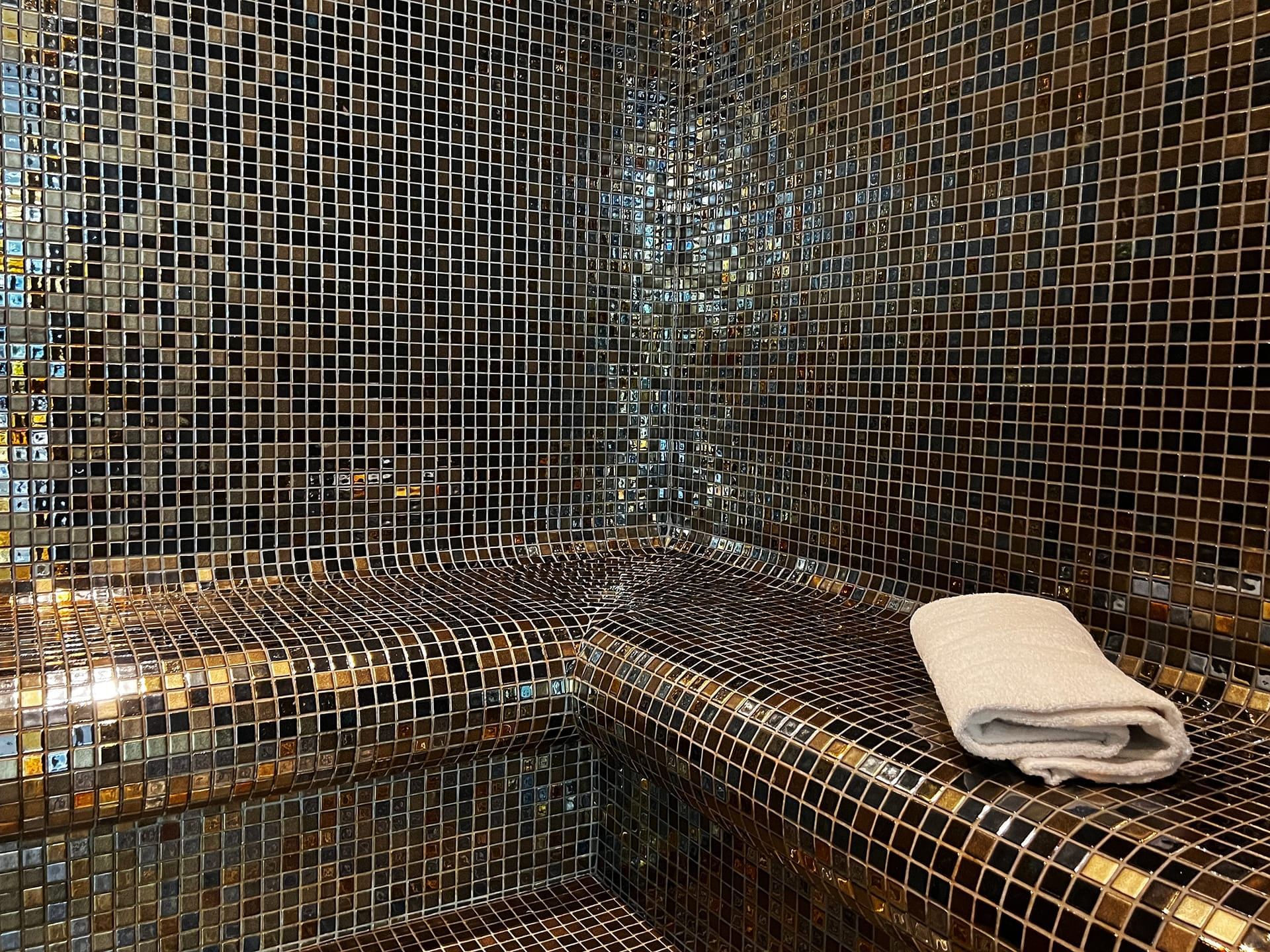 Intérieur d'une zone de bien-être à l'Oceania Saint-Malo