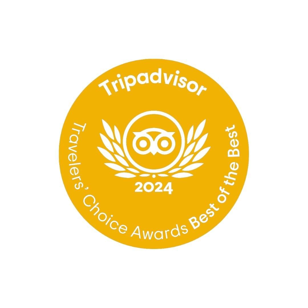 TripAdvisor Travelers' Choice Award badge for 2024 at Paradox Vancouver