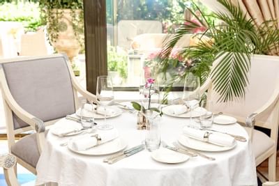 White royal dining place in Intercontinental Kyiv hotel