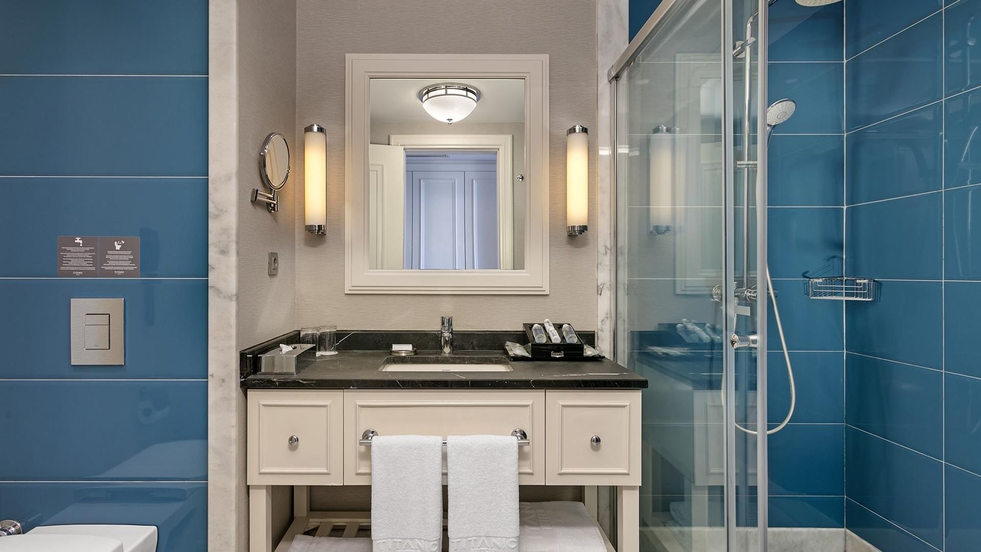 Ванная комната номера Riverside в Titanic Deluxe Golf Belek.