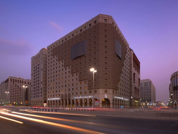 Exterior_HotelFacade_Night 1