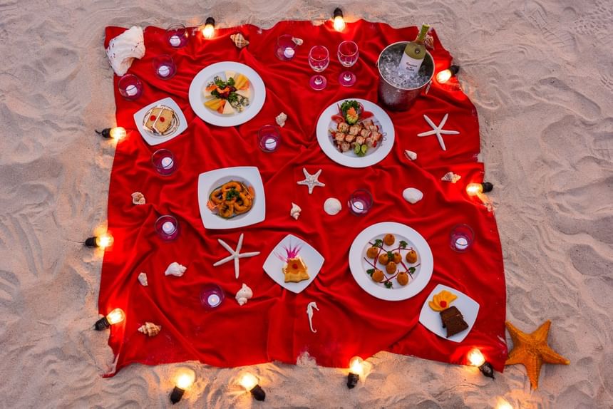 A romantic picnic on the Isla del Tesoro beach near Hotel Isla Del Encanto