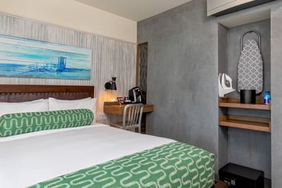 1868 Green Guestroom 2