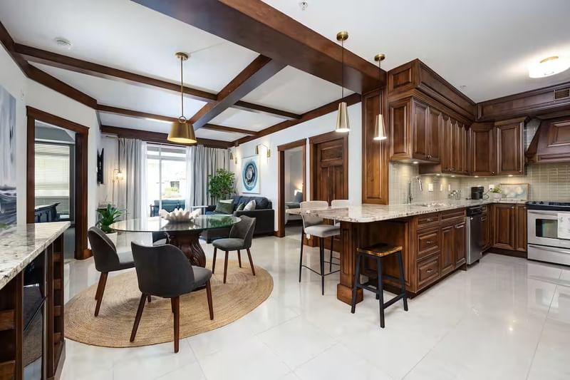 Discovery Bay condo living room with lake view