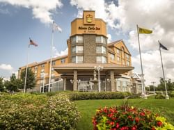 Exterior Garden View - Monte Carlo Inns - Brand Site