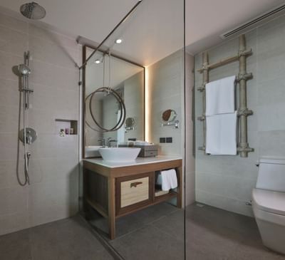 Bathroom with cotton towels in a room at U Hotels