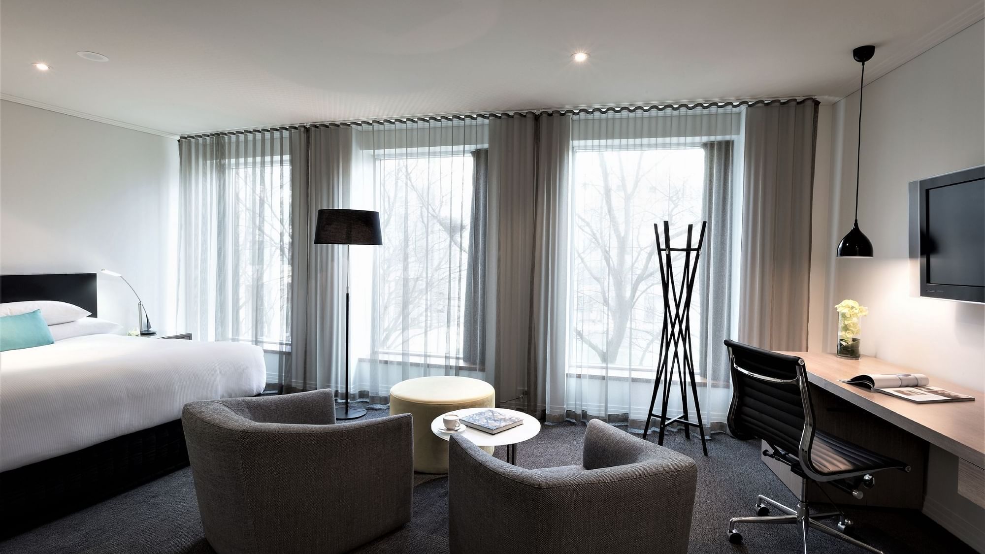 DELUXE ROOM