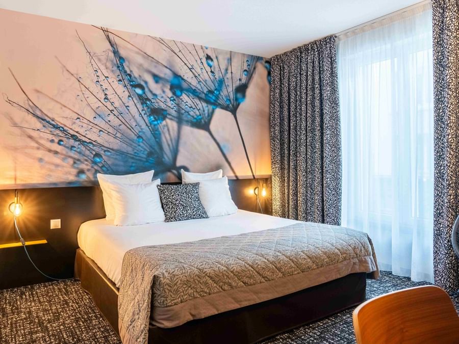 Chambre supérieure confortable avec vue sur la ville à l'Hôtel de la Paix, Brest.