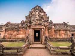 พระปรางค์สามยอด - Hop Inn Buriram (Budget hotel) - โรงแรมราคาประหยัด โรงแรมฮ็อป อินน์ บุรีรัมย์