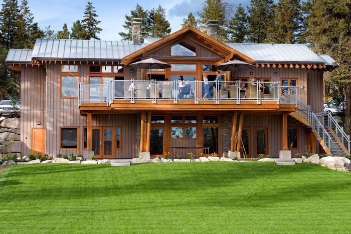 Outside view of teen rooms at Outback Lakeside Vacation Homes