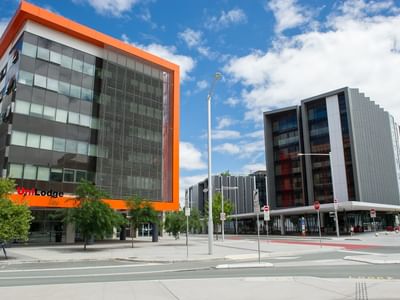 Exterior - Front of UniLodge @ ANU - Kinloch Lodge