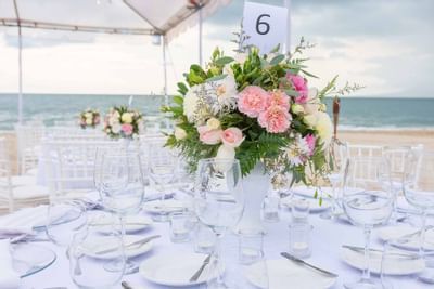 Table decoration in a wedding at Buenaventura Grand Hotel
