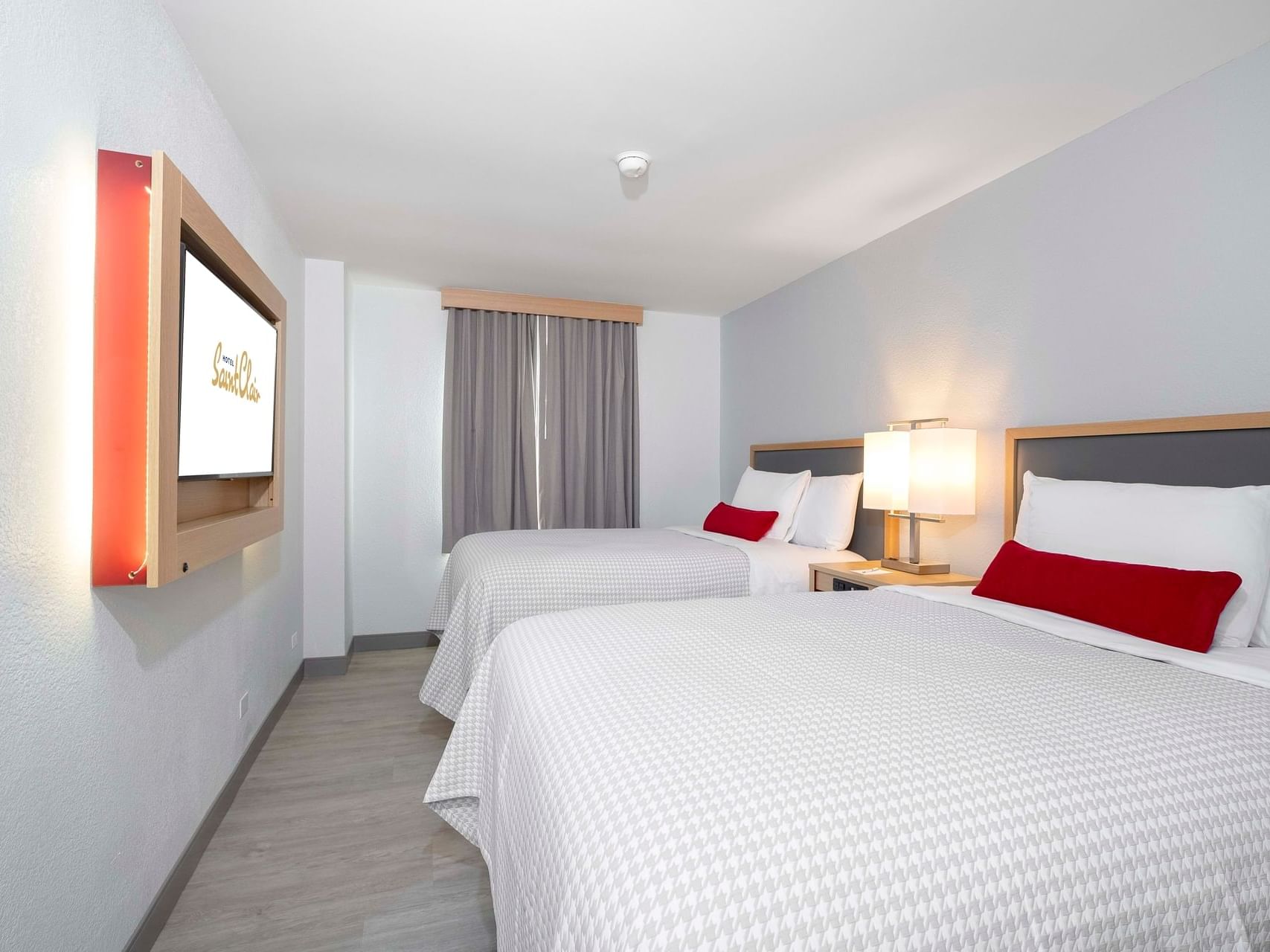 Two king beds in Standard Double room at Hotel Saint Clair
