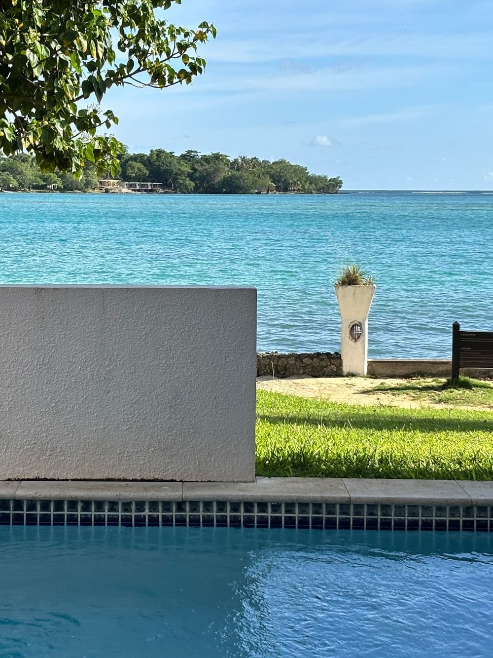 Pool with ocean view at Erakor Residence, Warwick Le Lagon - Vanuatu in Efate.