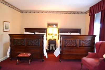 Beds in Standard Accessible Double Room at The Inn at Saratoga
