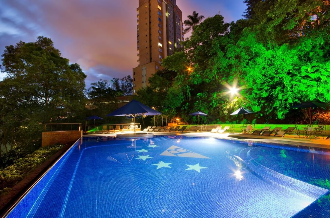 Hotel Dann Carlton Belfort — Poolside