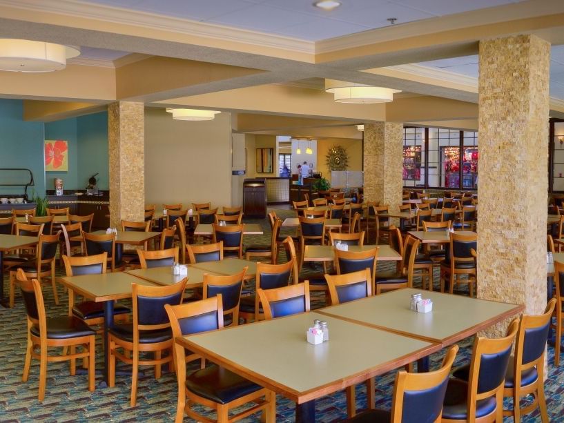 Tables in Plaza Garden Restaurant in Rosen Inn at Pointe Orlando