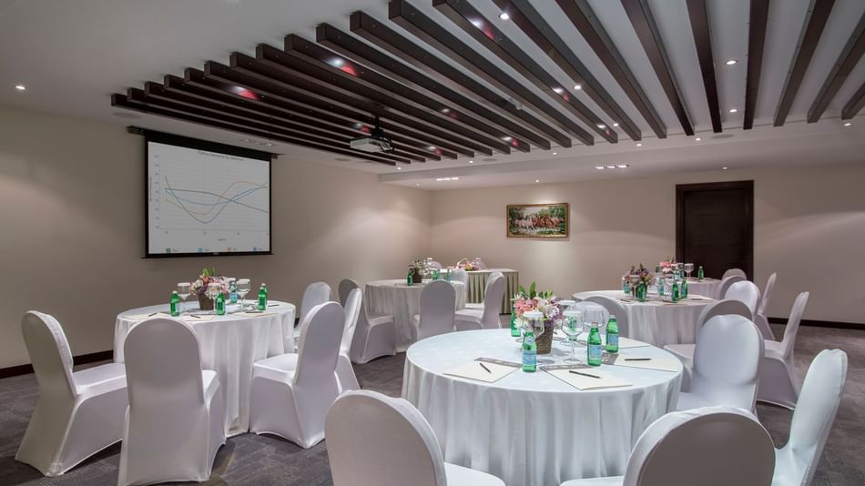 Interior of Al Wathba Meeting Room at Metropolitan Al Mafraq Hotel