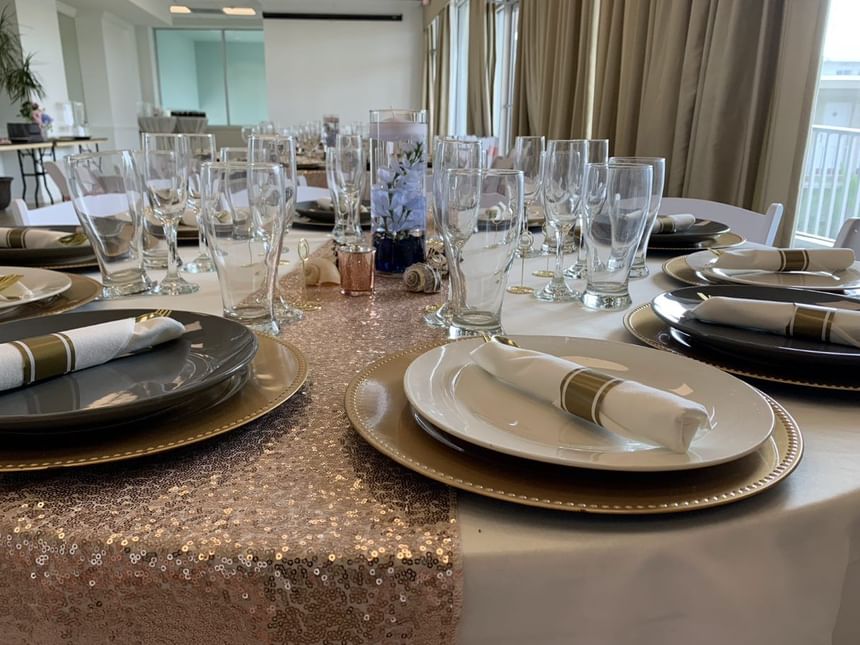 Banquet table in Sunset Ballroom, Thunderbird Beach Resort