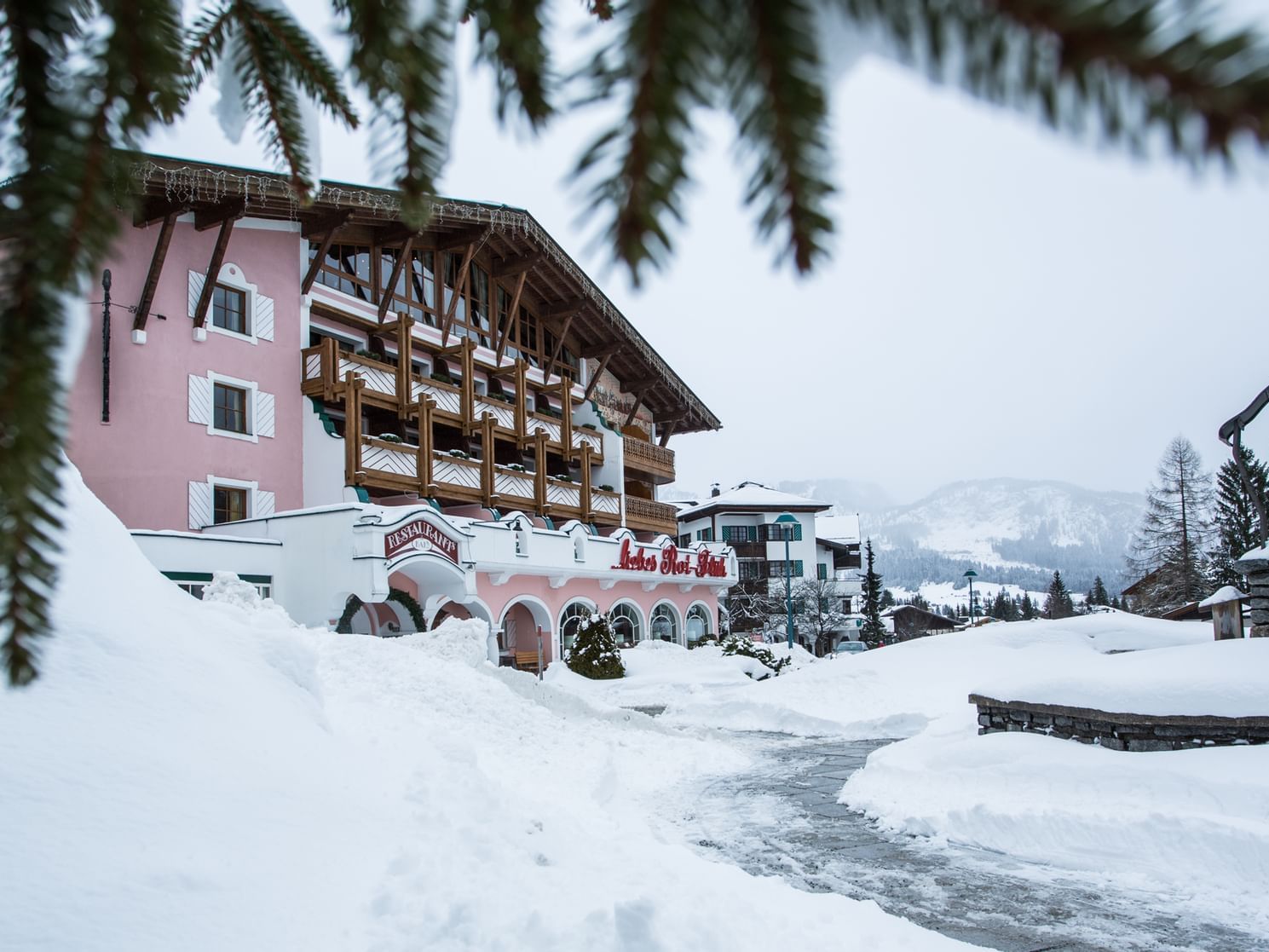 Anfahrt zum Wellnesshotel Liebes Rot Flüh im Winter, Tannheimer Tal