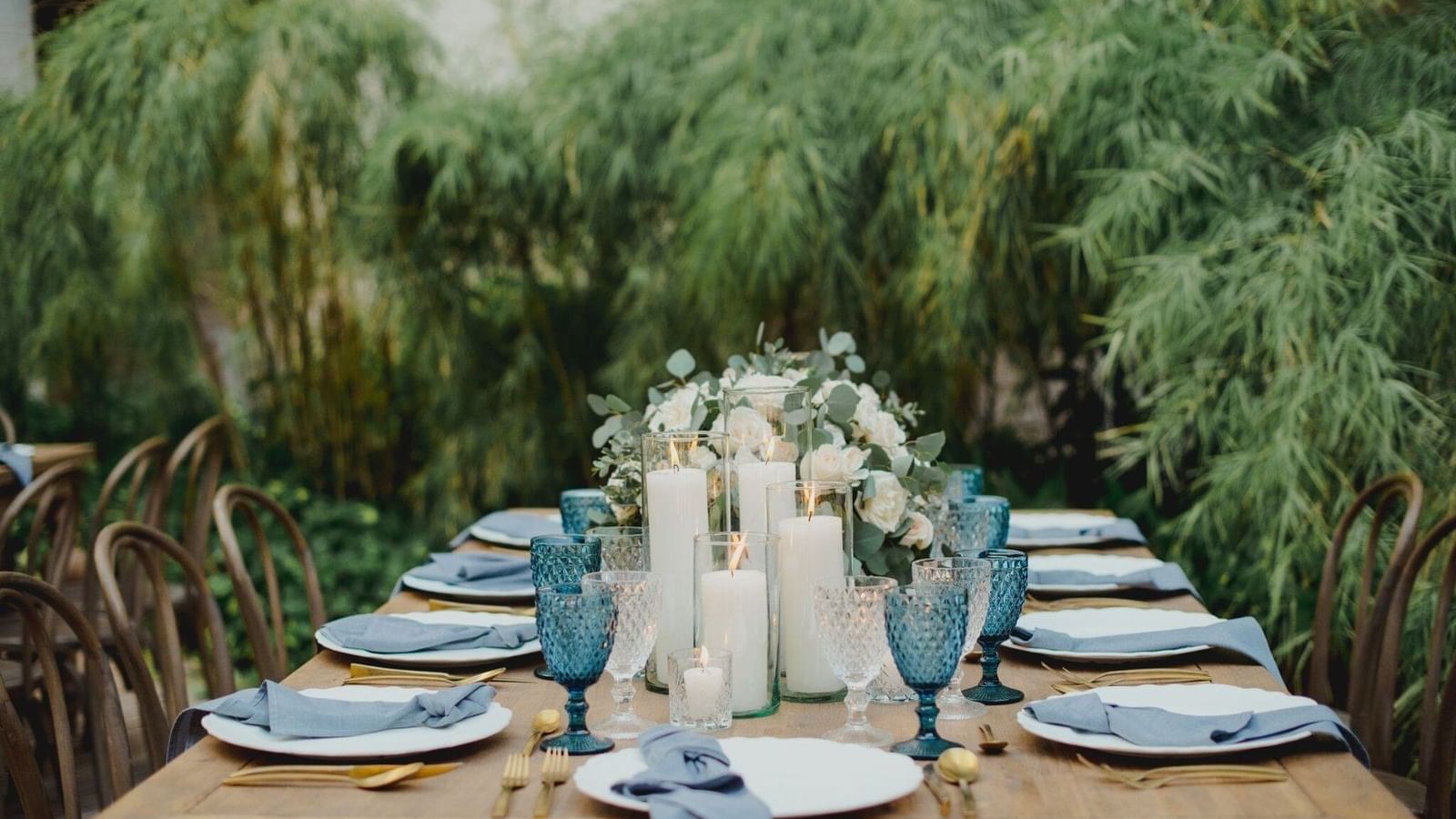 Floral dining table set-up at Fiesta Americana Reforma