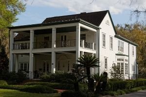 The front of the Harry P Leu Gardens house and museum.