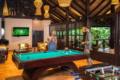 sala de juegos hotel hideaway