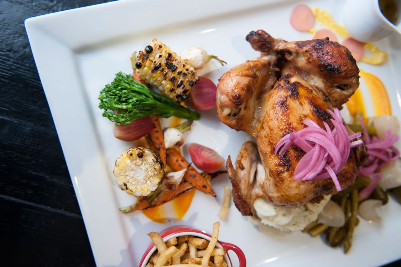 Coast Canmore Hotel & Conference Centre - Dining(7)
