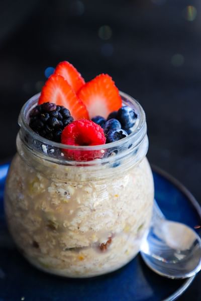 oatmeal with berries