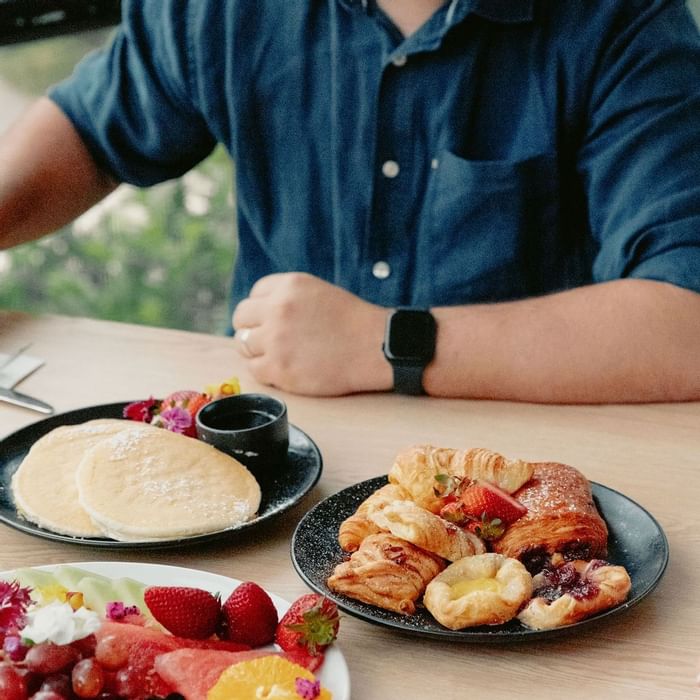 Fresh Breakfast Daily 