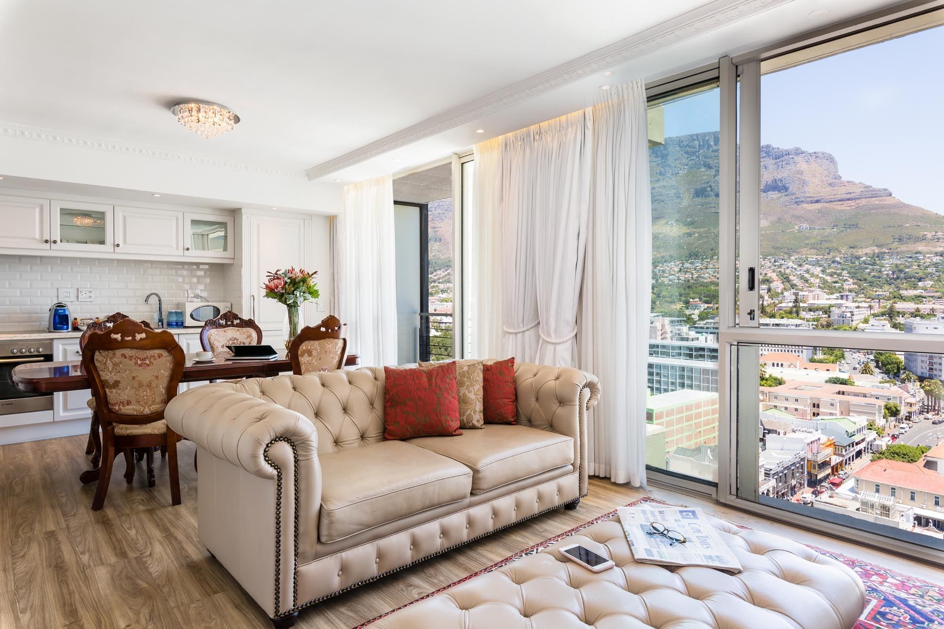suite seating area at Pepperclub Hotel