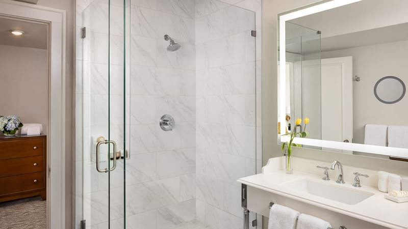 Vanity of the Deluxe Suite at Warwick Melrose Dallas