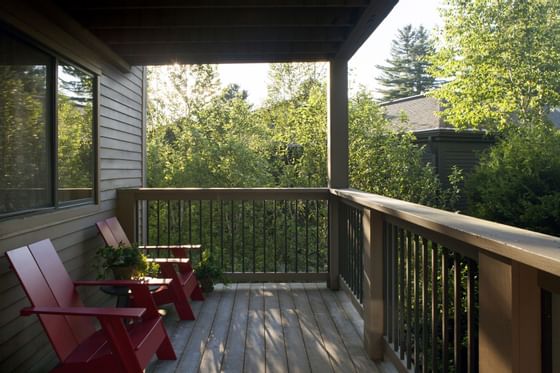 Terrace area in a cottage at Topnotch Stowe Resort