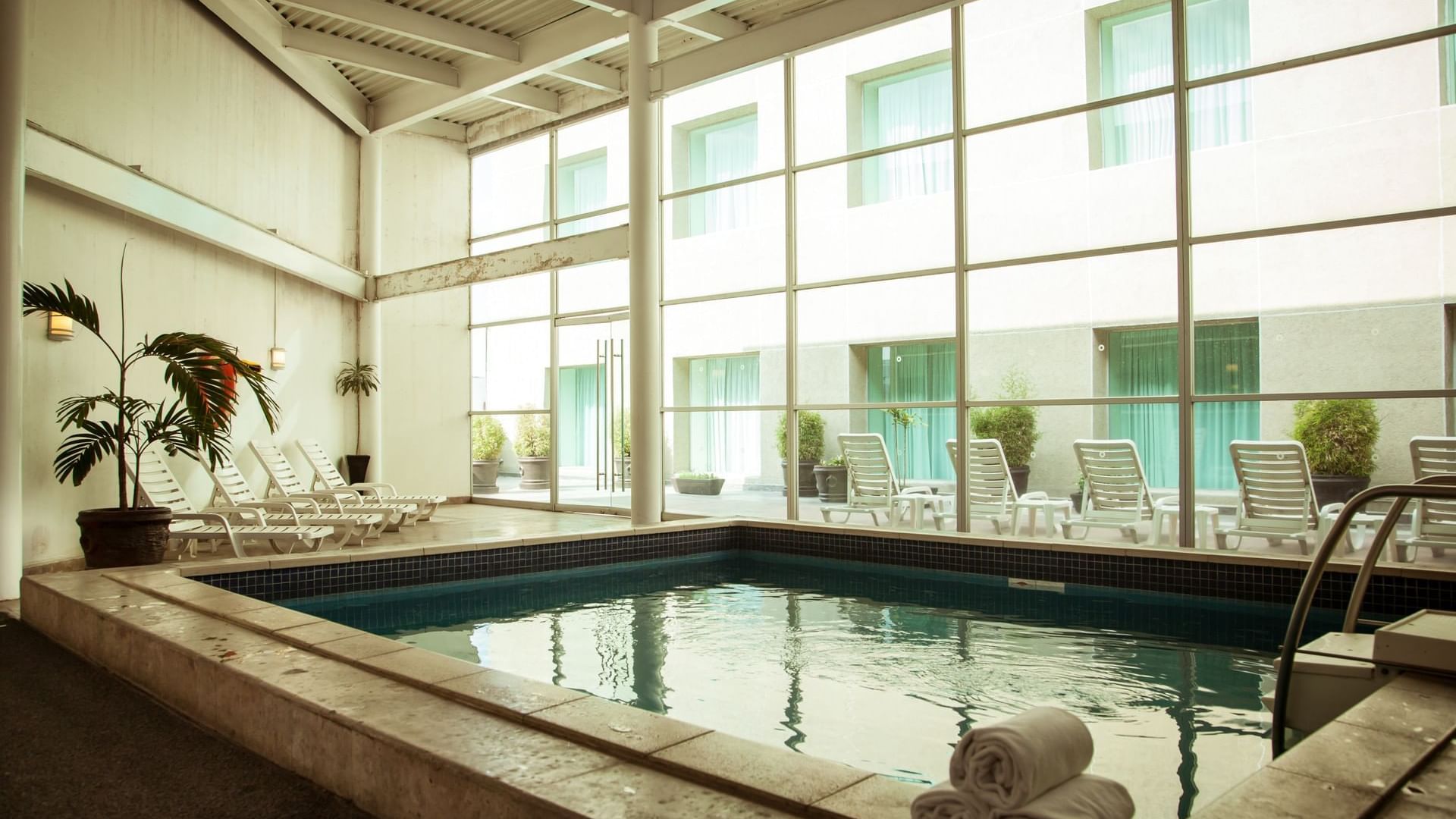 66856705_Indoor Pool_5367x3590_result