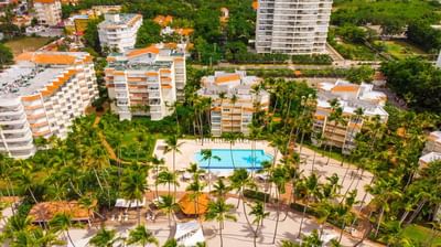 Aerial view of the hotel, garden & pool at Club Hemingway