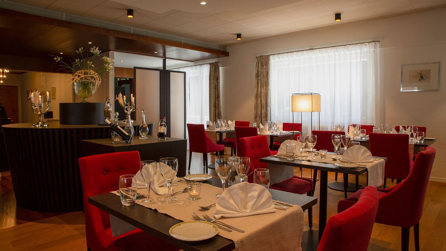 Cutlery& glasses set up in Le  Originals Hotels