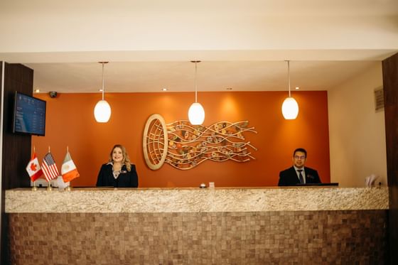 Two receptionists in the Reception at Araiza Hotel Hermosillo