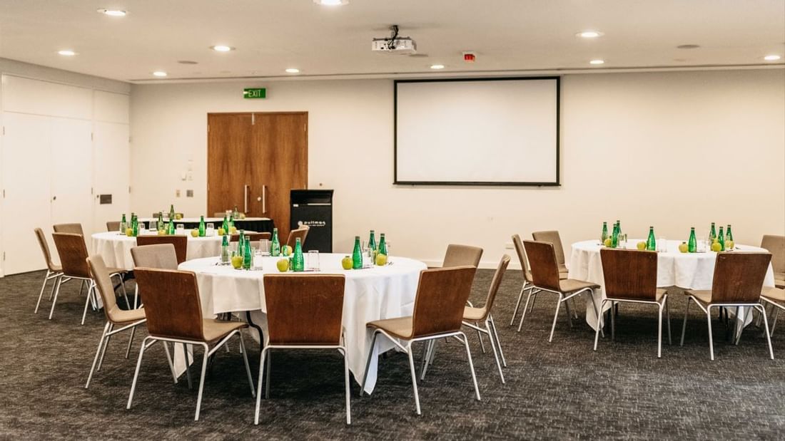 Temple I & II Conference, Pullman Palm Cove Sea Temple Resort