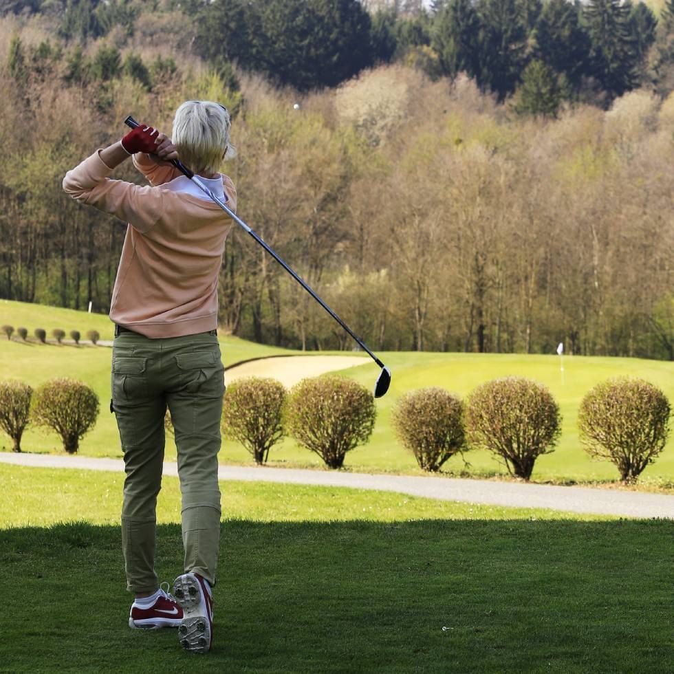 Man playing, Stegersbach golf course near Falkensteiner Hotels