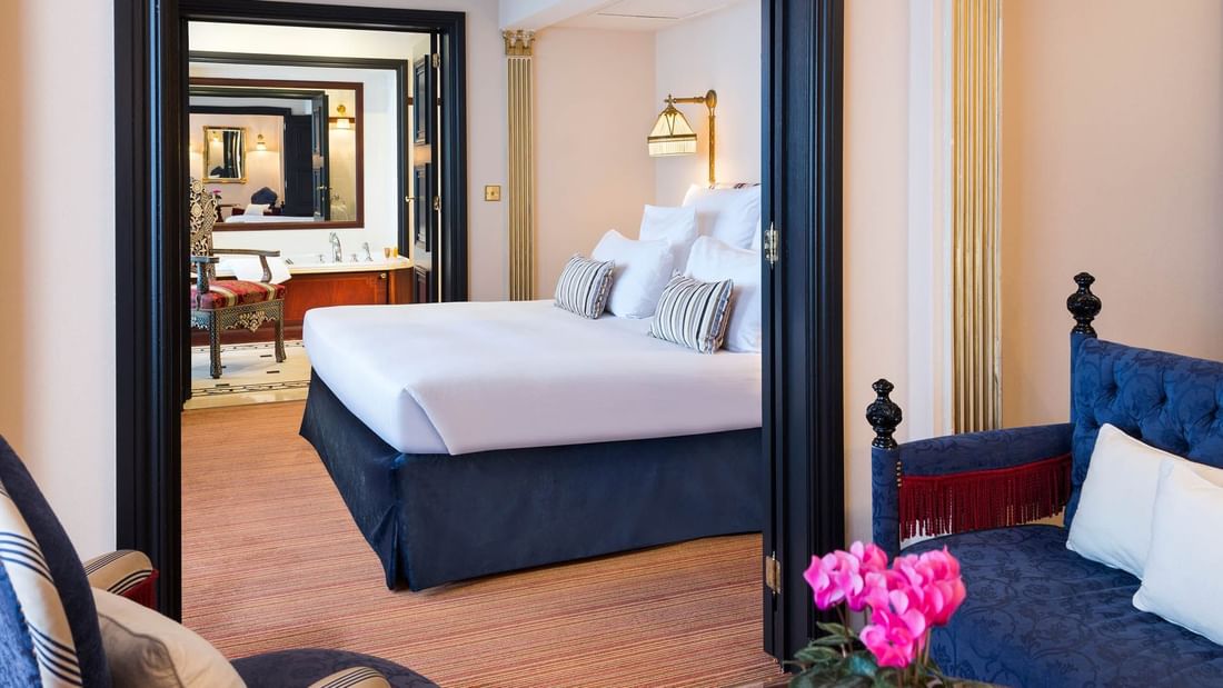 Lounge & bedroom in The Barsey Suite at Hotel Barsey by Warwick - Brussels