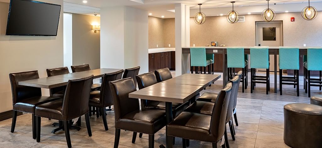 Breakfast room at Coast Oliver Hotel