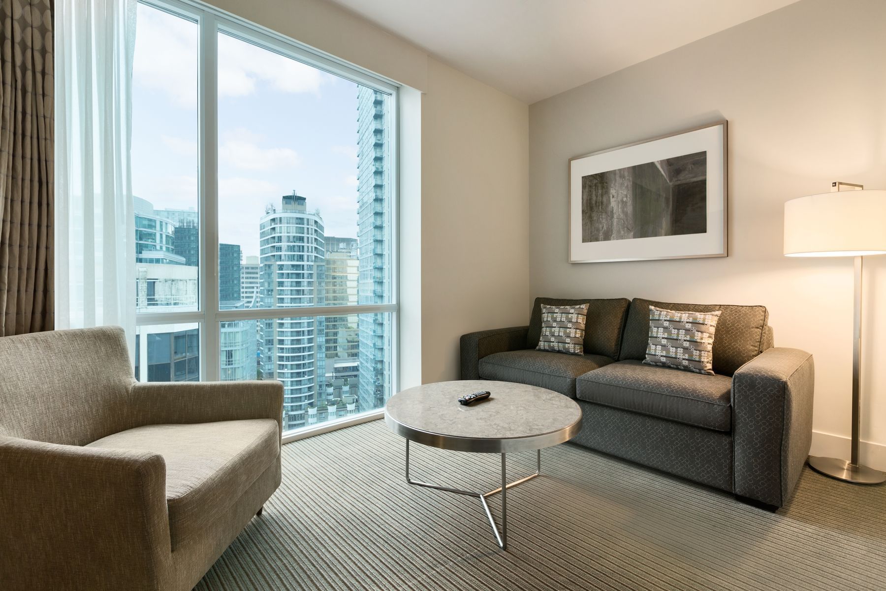Coast Coal Harbour Vancouver Hotel - Premium King Room