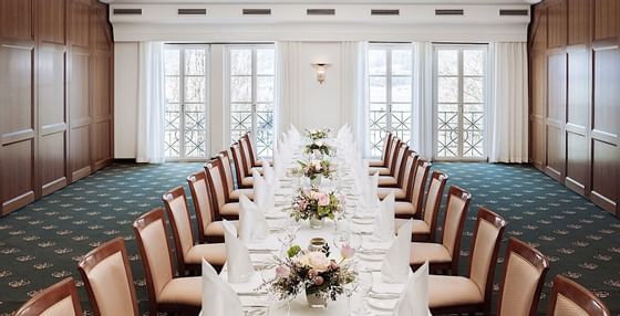 Conference table in Grimming II at Schloss Hotel Pichlarn
