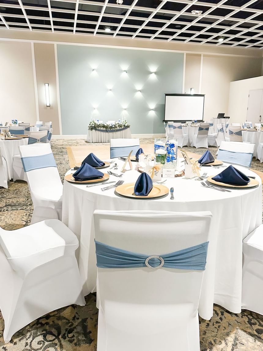 Tables set up for an event at Rosen Inn Lake Buena Vista