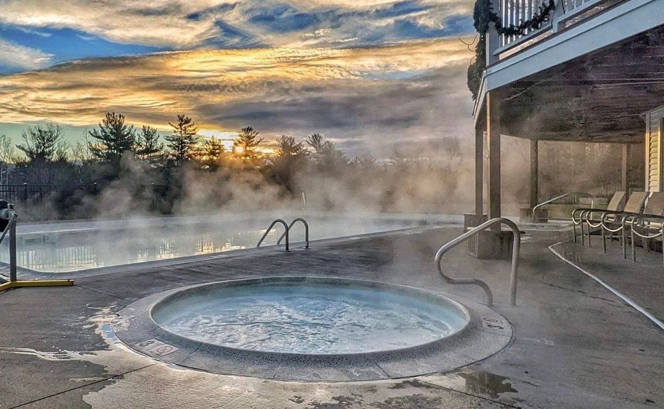 A steaming hot tub at White Mountain Hotel and Resort.