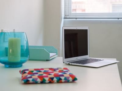 Student Living – Tobin House_study desk & chair in 4 bedroom multi-share apartments