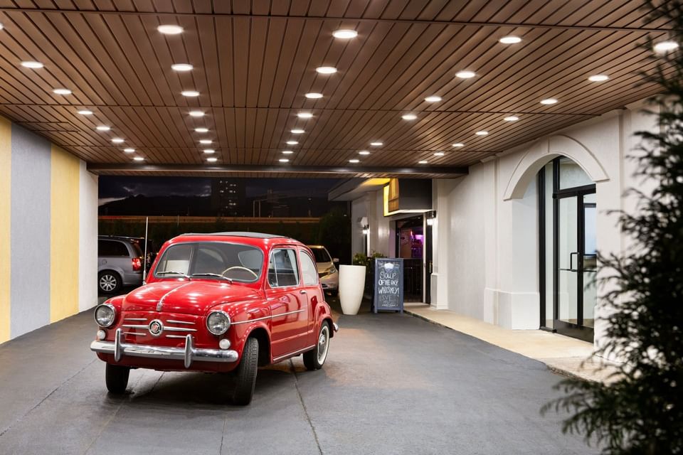 A Vintage car in Days Inn Chattanooga at Defoor Hospitality