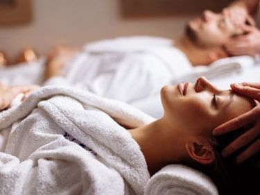 man and woman spa treatment
