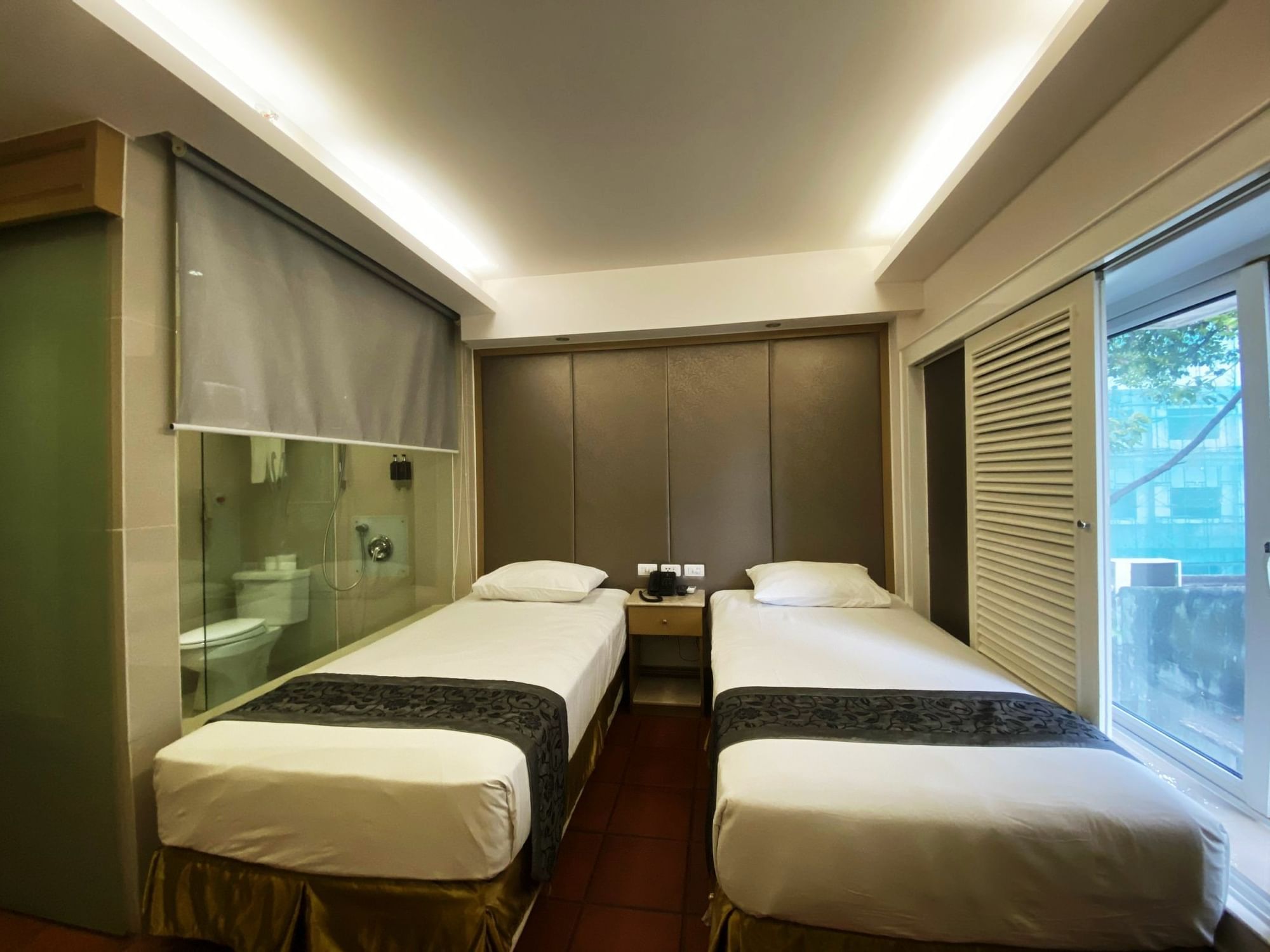 Superior room with Twin beds at Empress Hotel Saigon