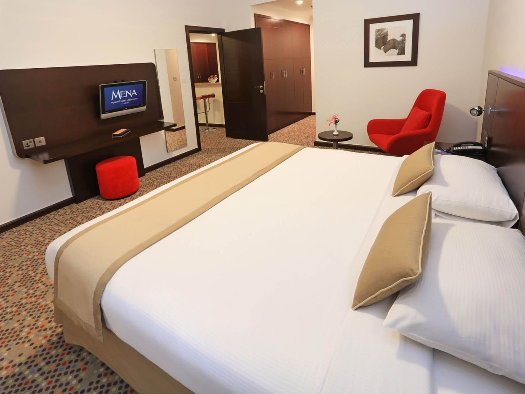 King Bed in One bedroom Suite at Mena ApartHotel Albarsha Dubai
